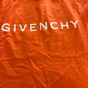 Unisex shirt, size 14